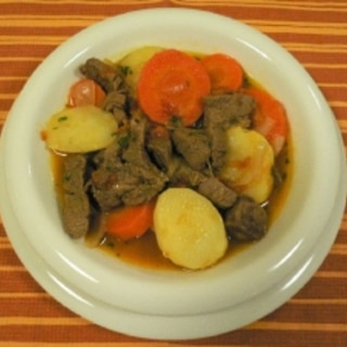 簡単ギリシャ料理～牛肉と野菜の煮込み